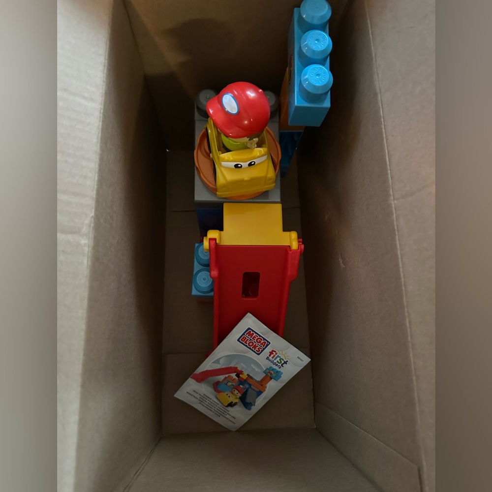 MEGA BLOKS First Builders Garage Set - Picture 3 of 3